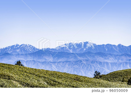富士見台高原（10月後半）より望む南アルプスの山々 96050009