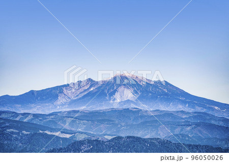 富士見台高原（10月後半）より御嶽山を望む 96050026
