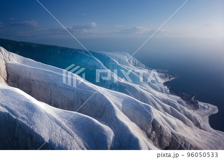 イラスト 雪山 山 自然 スキー ゲレンデ 雪 斜面 96050533