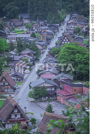 夏の白川郷の風景 96050810