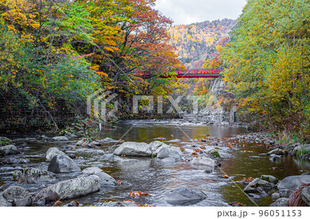 秋の北海道　定山渓の風景 96051153