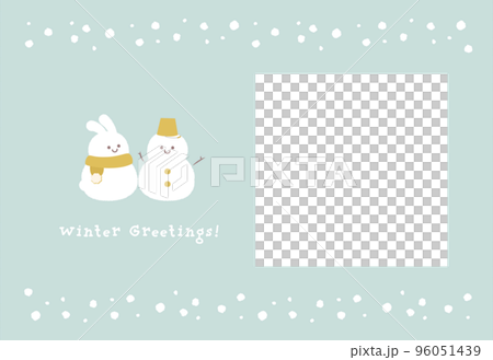 一張冬天的賀卡，上面有雪人和兔子的溫馨相框 96051439