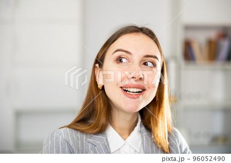 Portrait of astonished woman manager in suit 96052490