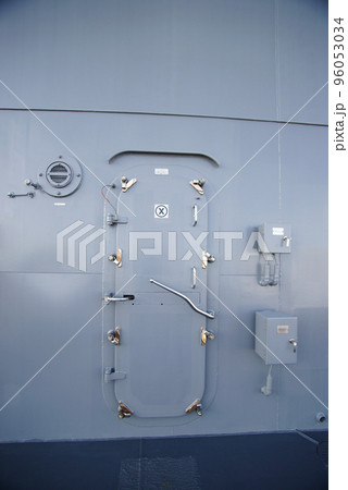 護衛艦ひゅうが　一斉閉鎖水密戸 96053034