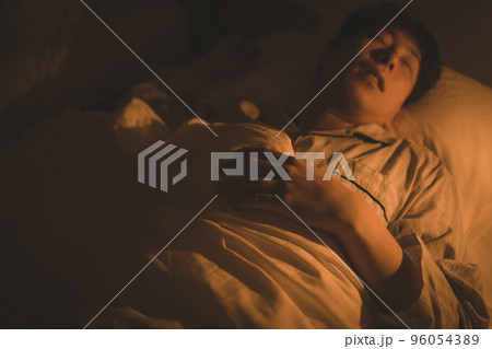 40代男性と睡眠 40代男性と睡眠 96054389