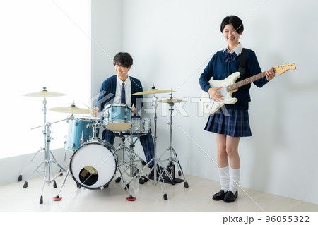 ドラマー 女子高生 ドラム教室 ドラマー 女子高生 ドラム教室 96055322