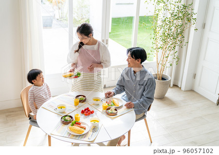 家族の食卓 家族の食卓 96057102