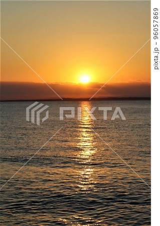 千葉県館山の夕日 96057869