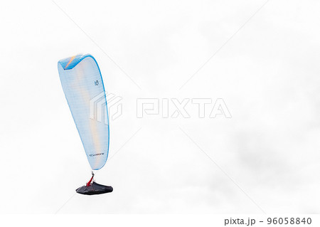 空を楽しむ 96058840
