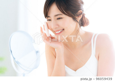 女性 ビューティー 美容 メイク スキンケア 女性 ビューティー 美容 メイク スキンケア 96059439
