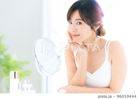 女性 ビューティー 美容 メイク スキンケア 女性 ビューティー 美容 メイク スキンケア 96059444