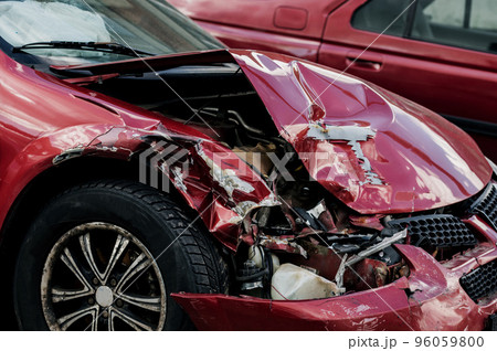 Front of black car get damaged Front of black car get damaged 96059800