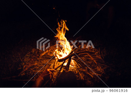 Bonfire at night 96061916