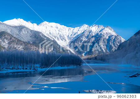 【レア素材】冬の上高地　大正池付近の風景【長野県】 96062303