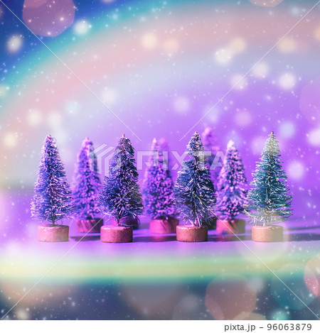 Christmas or New years eve; holiday background , Winter xmas holiday theme. Christmas tree on green background. Merry Christmas and Happy Holidays greeting card, frame, banner. Christmas or New years eve; holiday background , Winter xmas holiday theme. Christmas tree on green background. Merry Christmas and Happy Holidays greeting card, frame, banner. 96063879