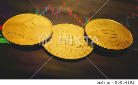 Candle stick graph chart and digital background.Golden coin with icon letter bitcoin, ethereum, Solana or blockchain technology Candle stick graph chart and digital background.Golden coin with icon letter bitcoin, ethereum, Solana or blockchain technology 96064192