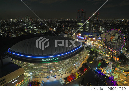 夜の東京ドームシティ 夜の東京ドームシティ 96064740
