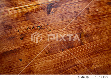 ペンキを塗った木材 96065199