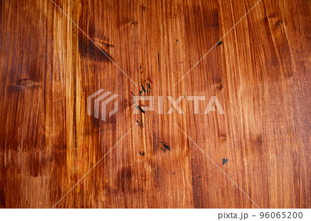 ペンキを塗った木材 96065200