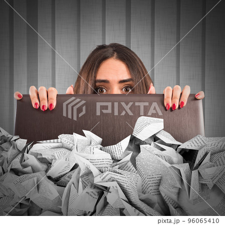 Submerged by the e-mail spam 96065410