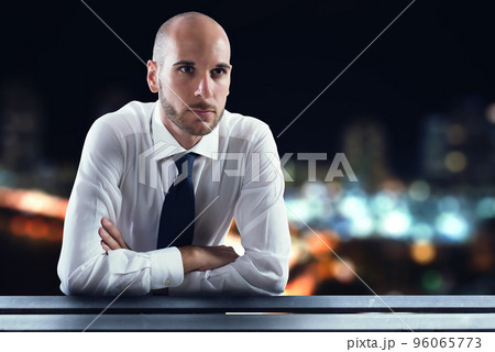 Vision of successful businessman 96065773