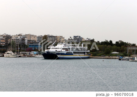 Athens is the capital of modern Greece and the center of ancient Greek civilization. 96070018