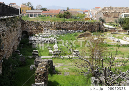 Athens is the capital of modern Greece and the center of ancient Greek civilization. 96070328