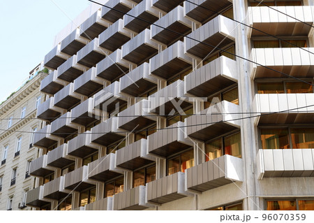 Athens is the capital of modern Greece and the center of ancient Greek civilization. 96070359