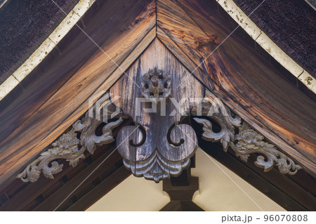 住吉大社 本宮 幣殿 屋根の装飾 住吉大社 本宮 幣殿 屋根の装飾 96070808
