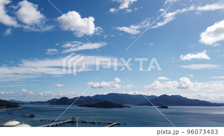 火力発電所『ドローン空撮』山口県柳井市の街並みと空と雲 SDGs co2削減! 火力発電所『ドローン空撮』山口県柳井市の街並みと空と雲 SDGs co2削減! 96073483