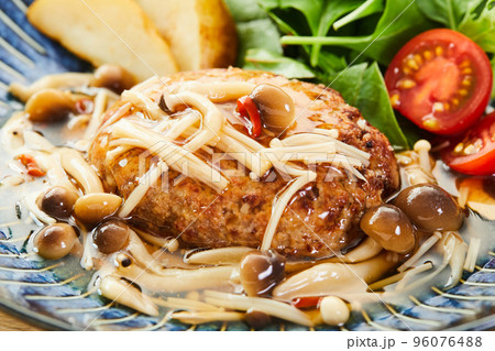 和風きのこソースハンバーグ 和風ハンバーグ ハンバーグ 和風きのこソースハンバーグ 和風ハンバーグ ハンバーグ 96076488