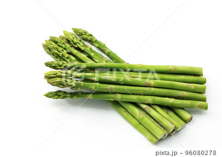 白バックのグリーンアスパラガス 白バックのグリーンアスパラガス 96080278