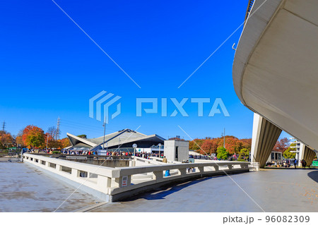 東京 世田谷区 駒沢オリンピック公園 駒沢陸上競技場と体育館 東京 世田谷区 駒沢オリンピック公園 駒沢陸上競技場と体育館 96082309