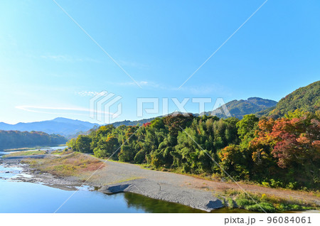 親鼻の紅簾石片岩からの景色 宝登山 埼玉県秩父郡皆野町 親鼻の紅簾石片岩からの景色 宝登山 埼玉県秩父郡皆野町 96084061