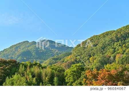 親鼻の紅簾石片岩からの景色 宝登山 埼玉県秩父郡皆野町 親鼻の紅簾石片岩からの景色 宝登山 埼玉県秩父郡皆野町 96084067