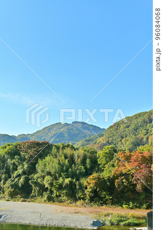 親鼻の紅簾石片岩からの景色 宝登山 埼玉県秩父郡皆野町 親鼻の紅簾石片岩からの景色 宝登山 埼玉県秩父郡皆野町 96084068