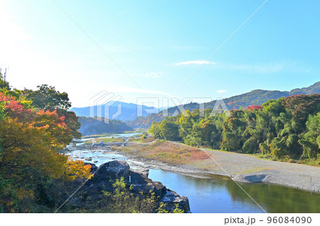親鼻の紅簾石片岩　埼玉県秩父郡皆野町 96084090