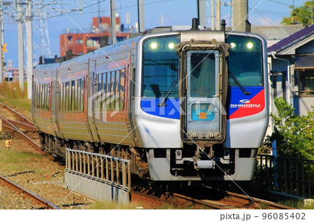 【JR四国】予讃線市坪駅 N2000系「宇和海」 96085402