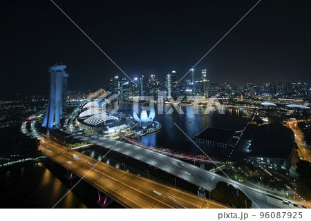 Singapore May 22nd 2022 - Cityscape of the Singapore financial business district at night 96087925