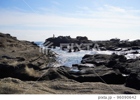 城ヶ島 三浦海岸 釣り人 城ヶ島 三浦海岸 釣り人 96090642