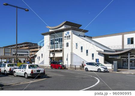 【京都府】爽やかな青空が広がる宇治駅 【京都府】爽やかな青空が広がる宇治駅 96090995