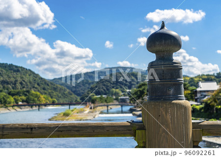 【京都府】宇治橋から見る大自然の中を流れる宇治川 96092261