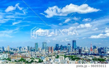 東京風景 2022　都心高層ビル群 96093011