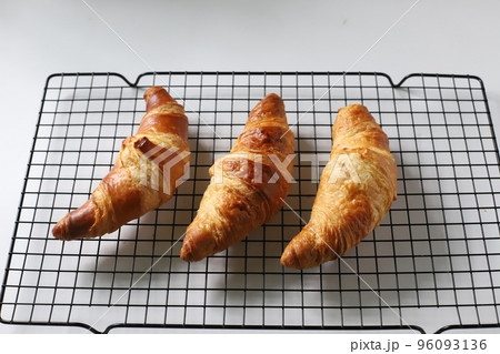 フォーム ランチ 食べ 96093136