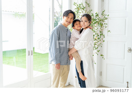 仲良し家族 96093177