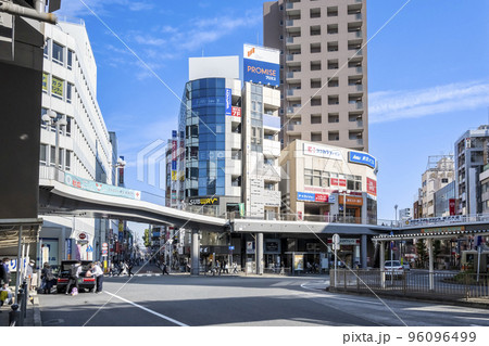 神奈川県藤沢市の都市風景　藤沢駅 96096499