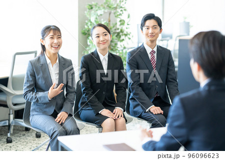 面接 就職活動 大学生 面接 就職活動 大学生 96096623