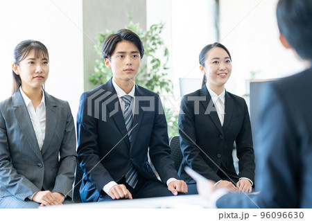面接 就職活動 大学生 面接 就職活動 大学生 96096630