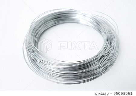 針金、ワイヤー、金属、鉄、アルミ、コイル状、作業、縛る、材料、DIY 96098661