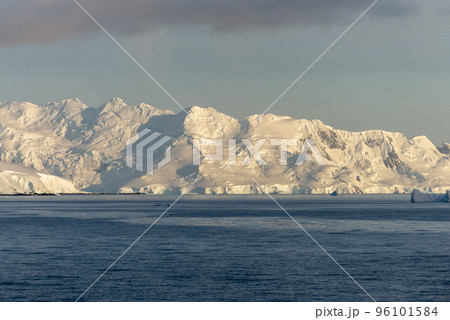 Antarctic landscape with iceberg at sea 96101584
